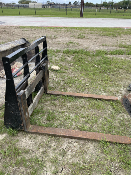 2022 ARROW MATERIAL HANDLING 60" Pallet Forks - Arrow