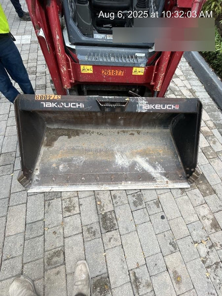 2023 TAKEUCHI 67" Smooth Bucket - Takeuchi
