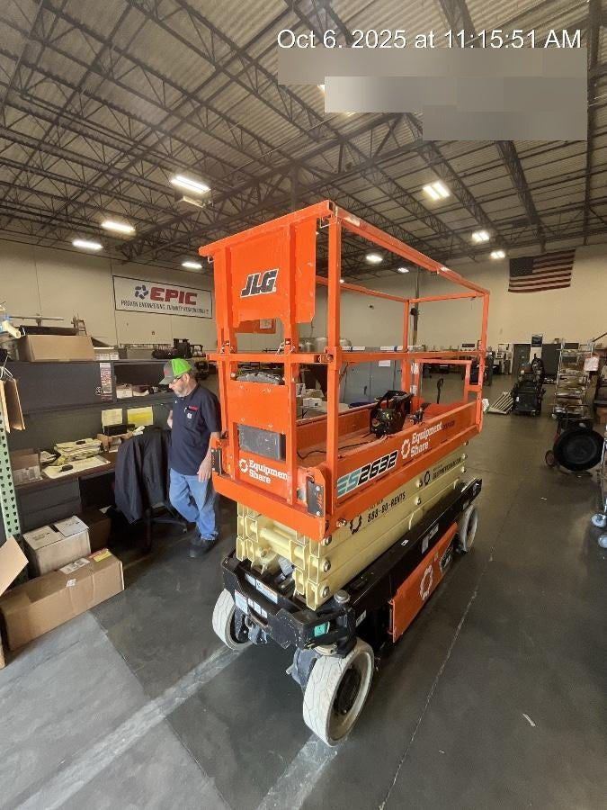 2023 JLG ES2632