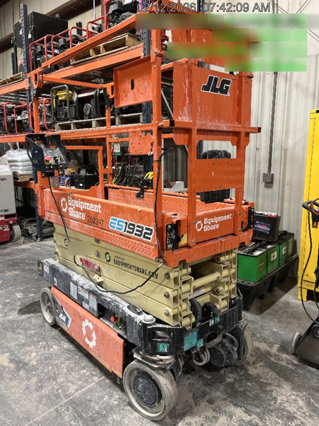 2022 JLG ES1932