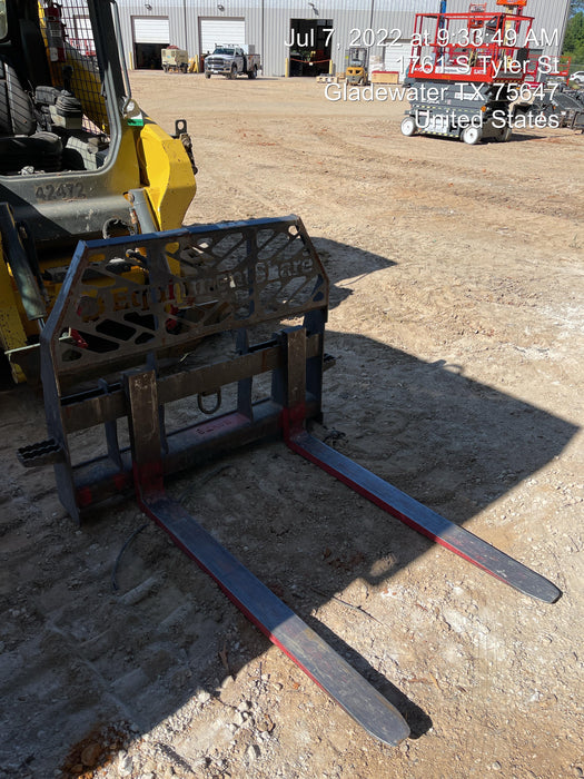 2020 EMKAY 48" Pallet Forks - Emkay