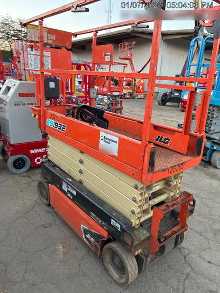 2021 JLG ES1932