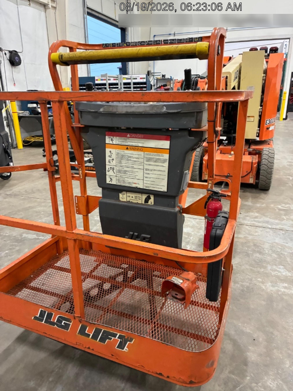 2019 JLG E300AJP