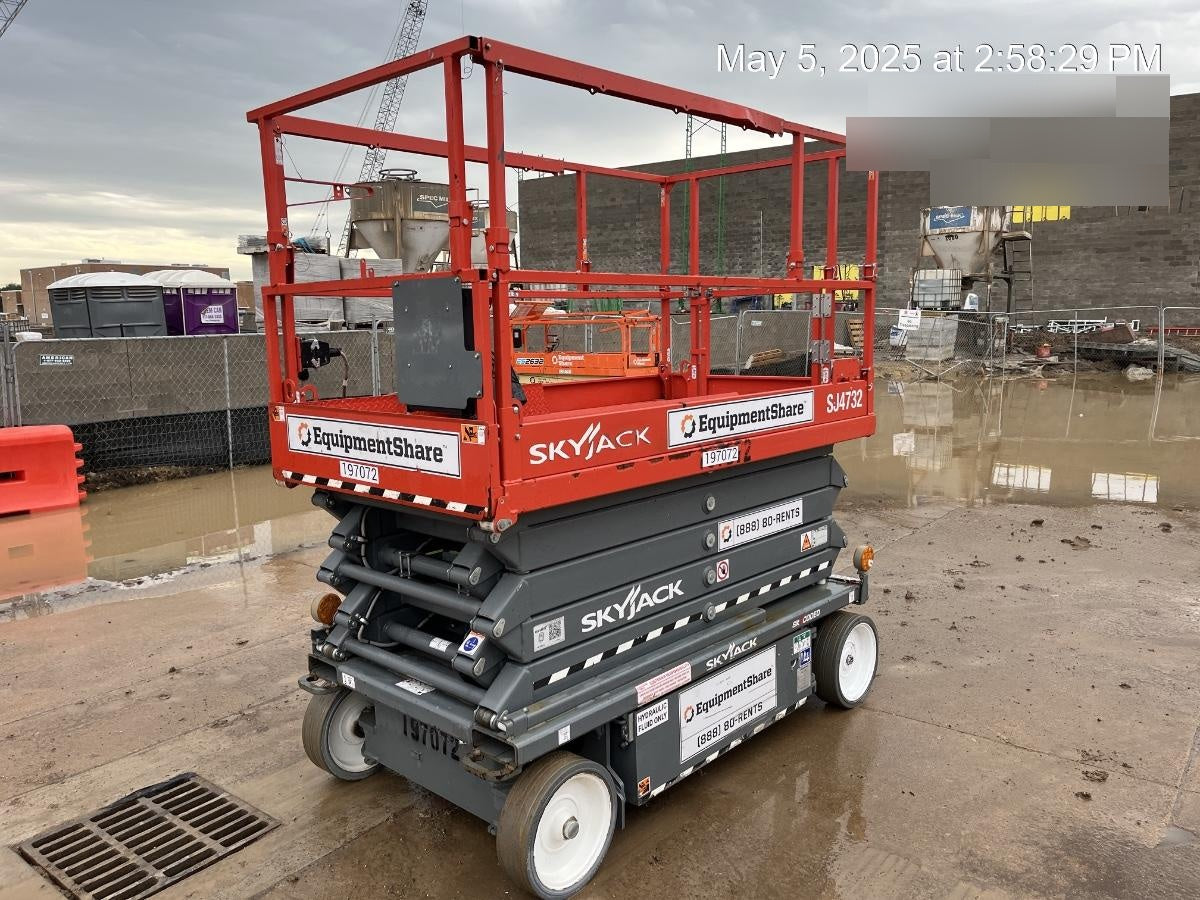 2021 SKYJACK SJ4732