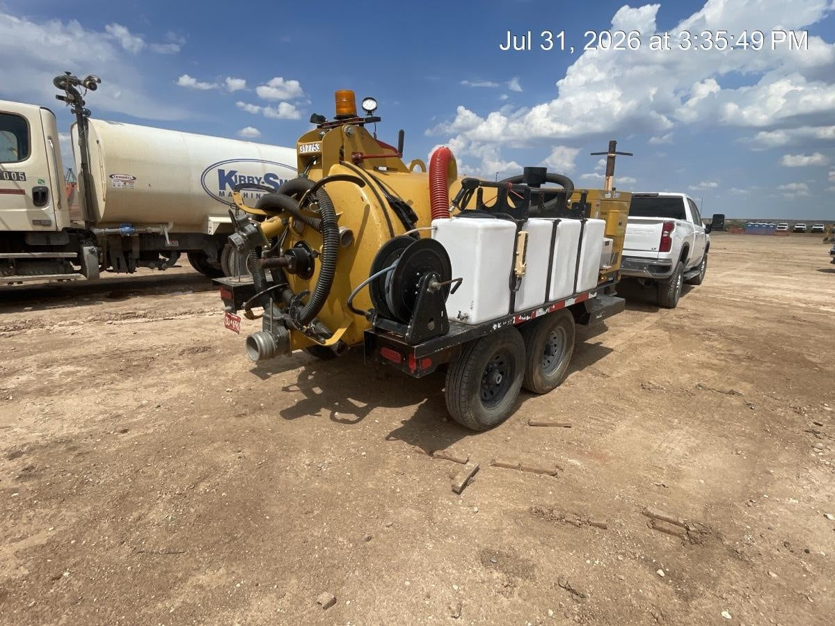 2023 Vac-Tron LP573XDT T4 Koehler Diesel Engine, 500 Gallon Debris Tank, x2 100 Gallon Water Tanks
