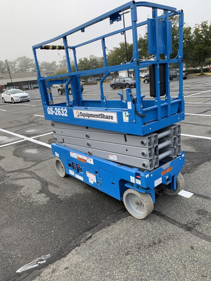 2020 Genie GS-2632 Solid NM Tires, Folding Rails with Half-Height Swing Gate, Beacon