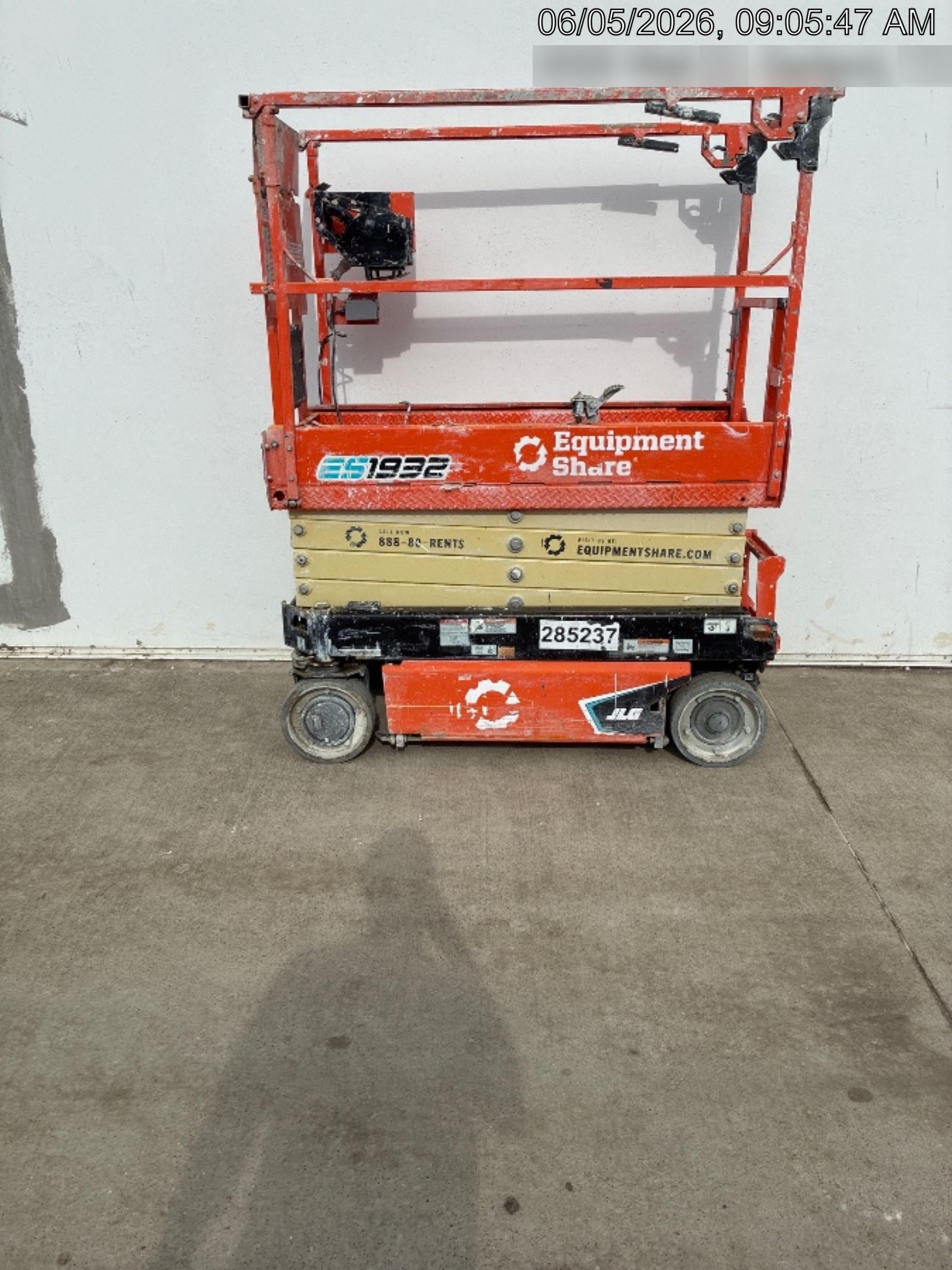 2022 JLG ES1932