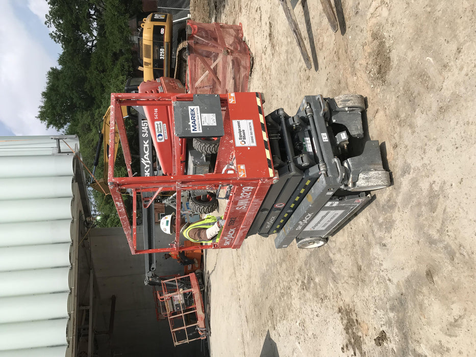2018 Skyjack SJIII-3219 Skyjack SJIII3219 Scissor Lift w/Trojan Batteries