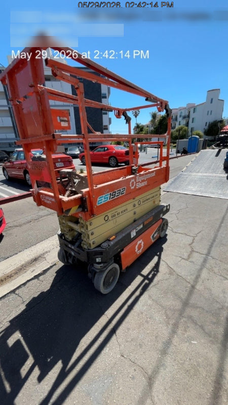 2022 JLG ES1932