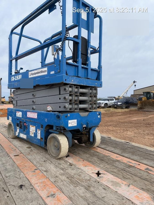 2019 Genie GS-1930 Fixed rails with chain Entry