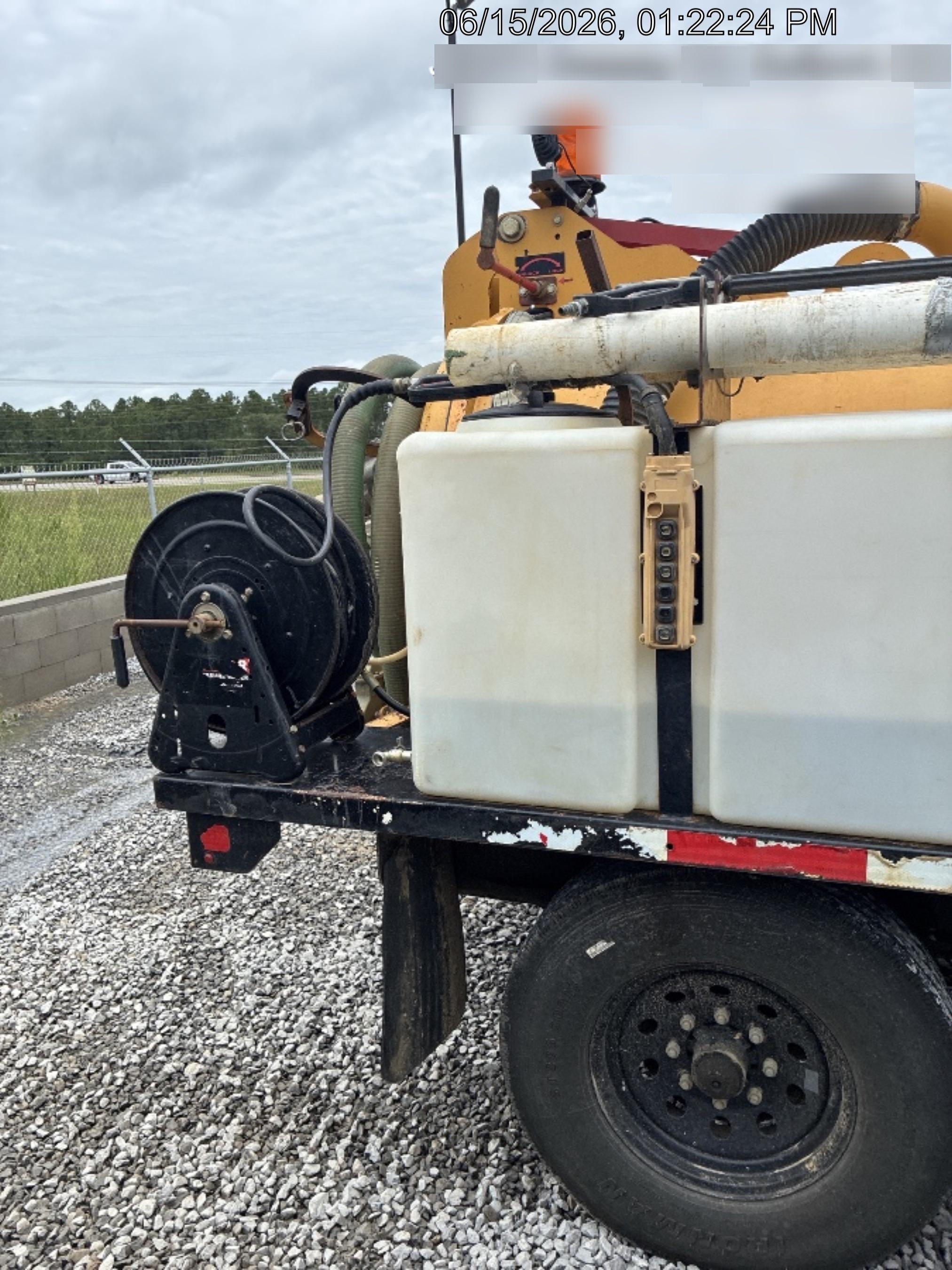 2021 Vac-Tron LP573XDT T4 Koehler Diesel Engine, 500 Gallon Debris Tank, x2 100 Gallon Water Tanks