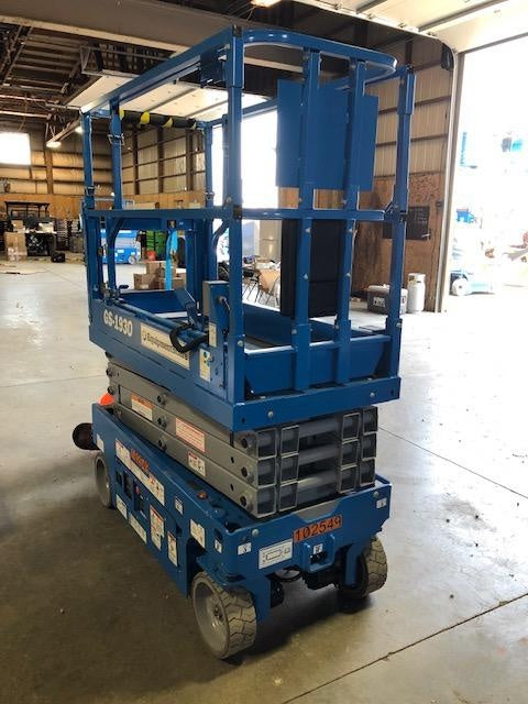 2020 Genie GS-1930 Solid Non Marking Tires, Beacon, Folding rails with half height swing gate, 800W Inverter