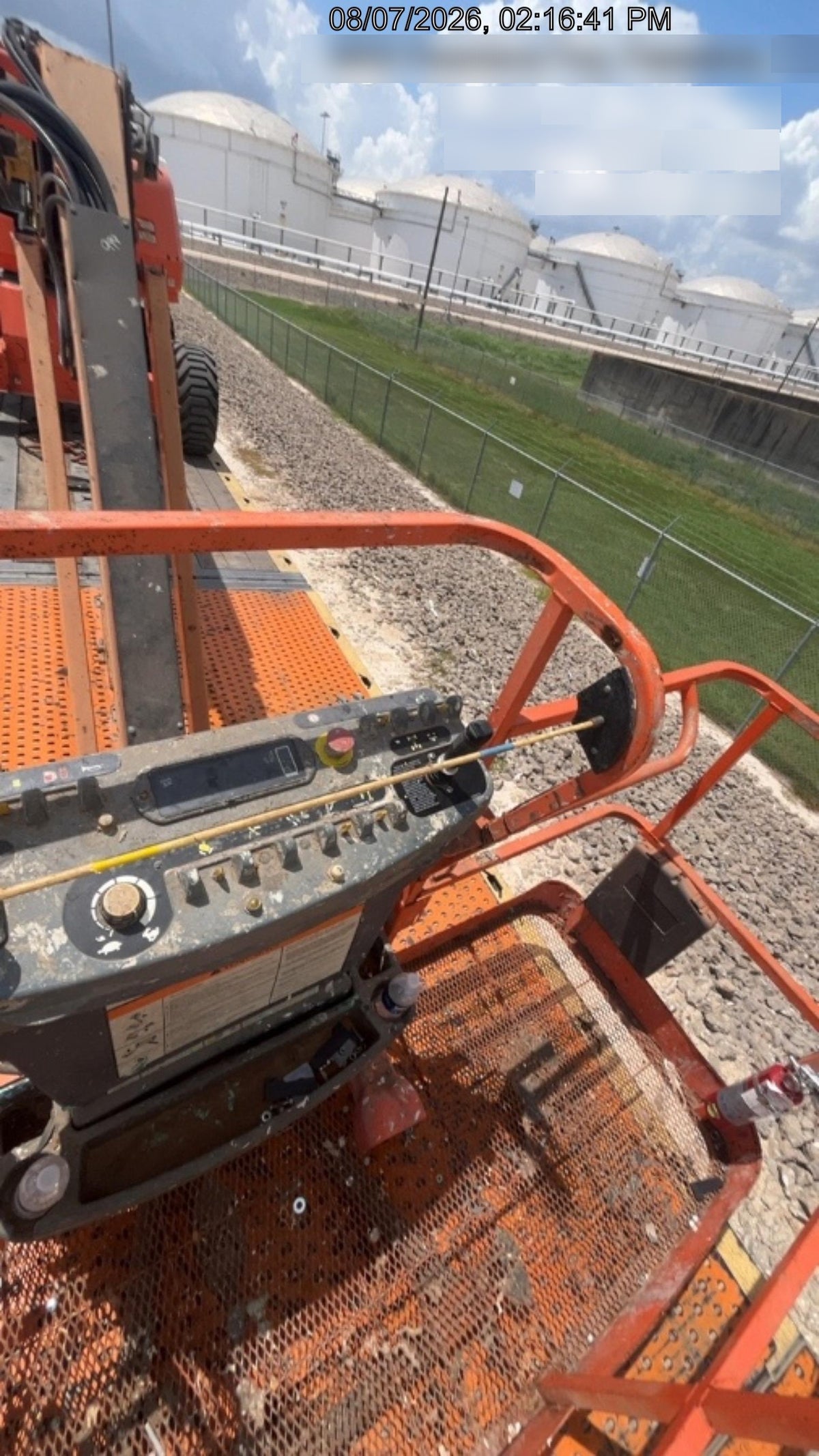 2022 JLG 660SJ
