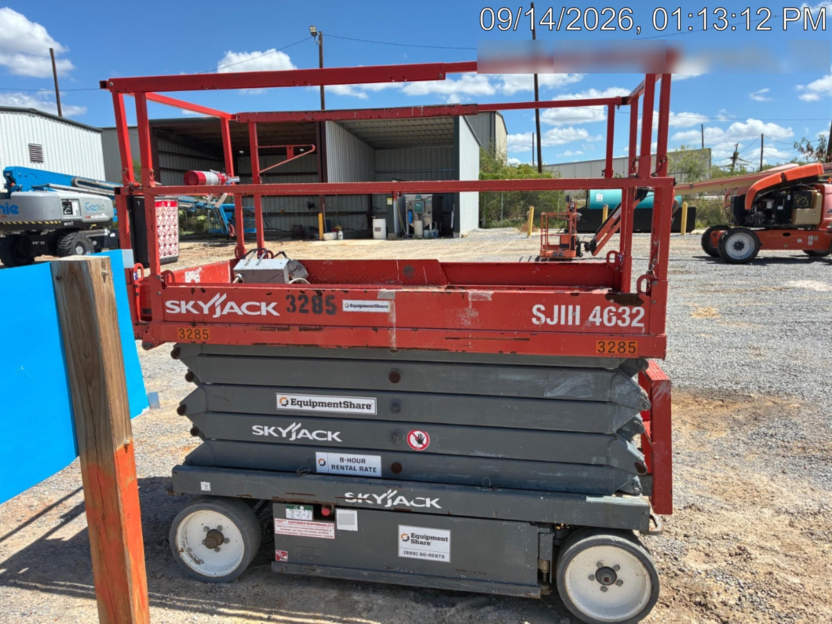 2018 Skyjack SJIII-4632 Skyjack SJIII4632 Scissor Lift w/Trojan Batteries