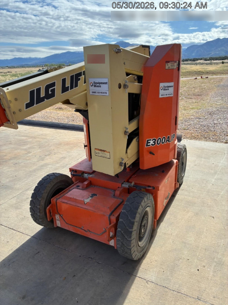 2019 JLG E300AJP