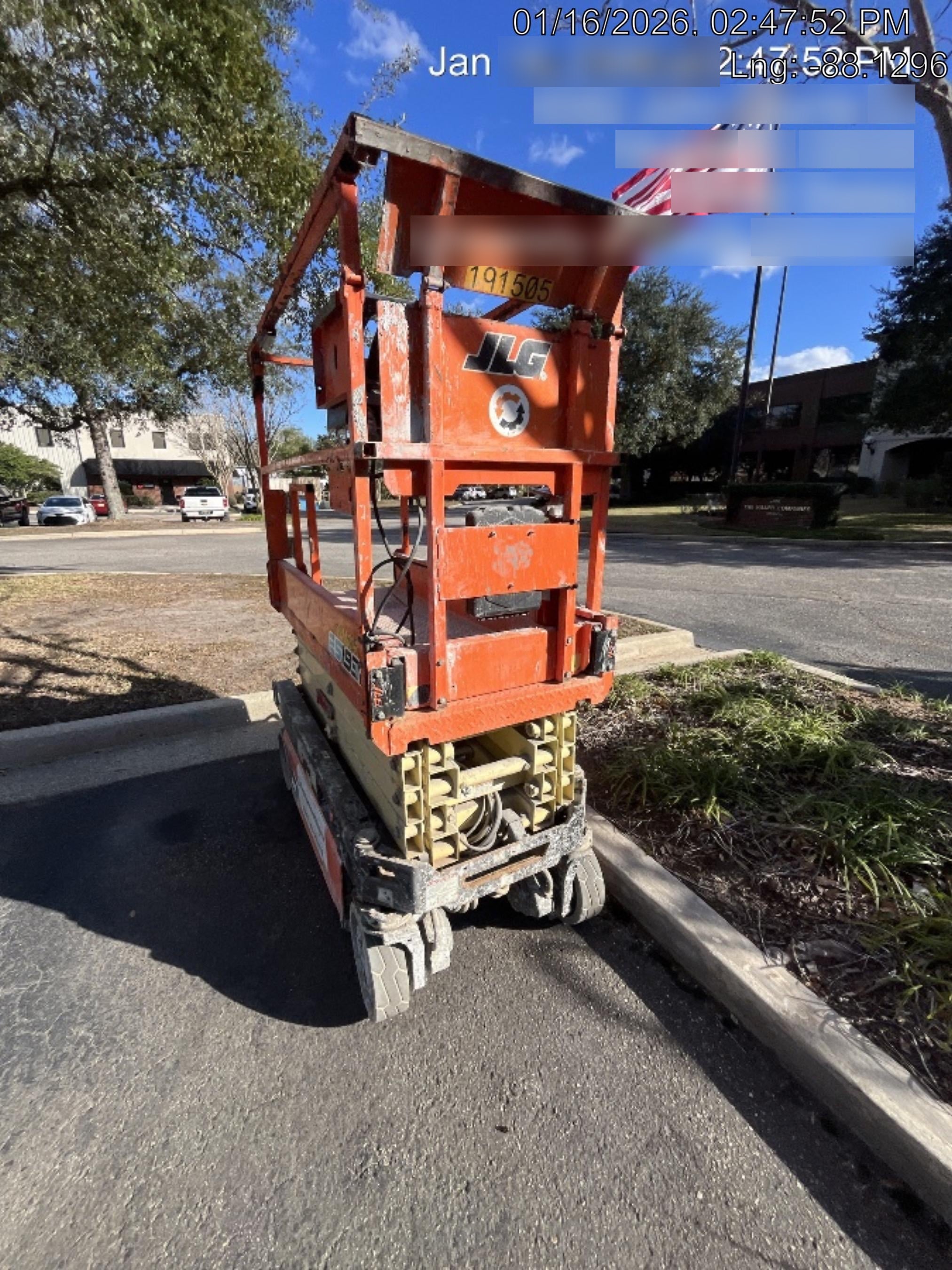 2021 JLG ES1932