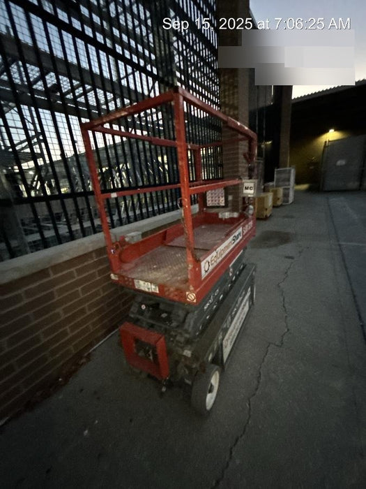 2017 Skyjack SJIII-3219 Skyjack SJIII3219 Scissor Lift w/Trojan Batteries