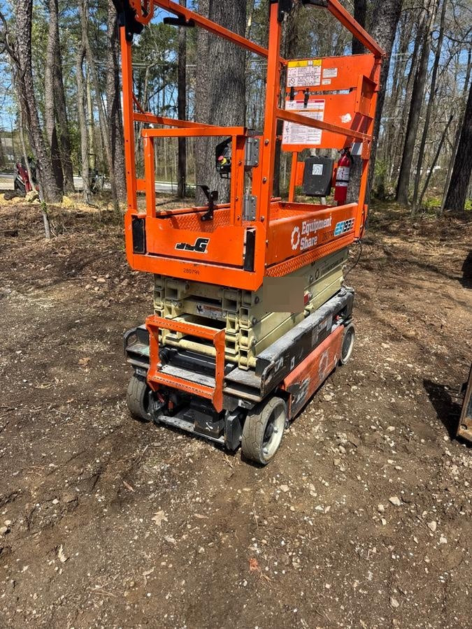 2022 JLG ES1932