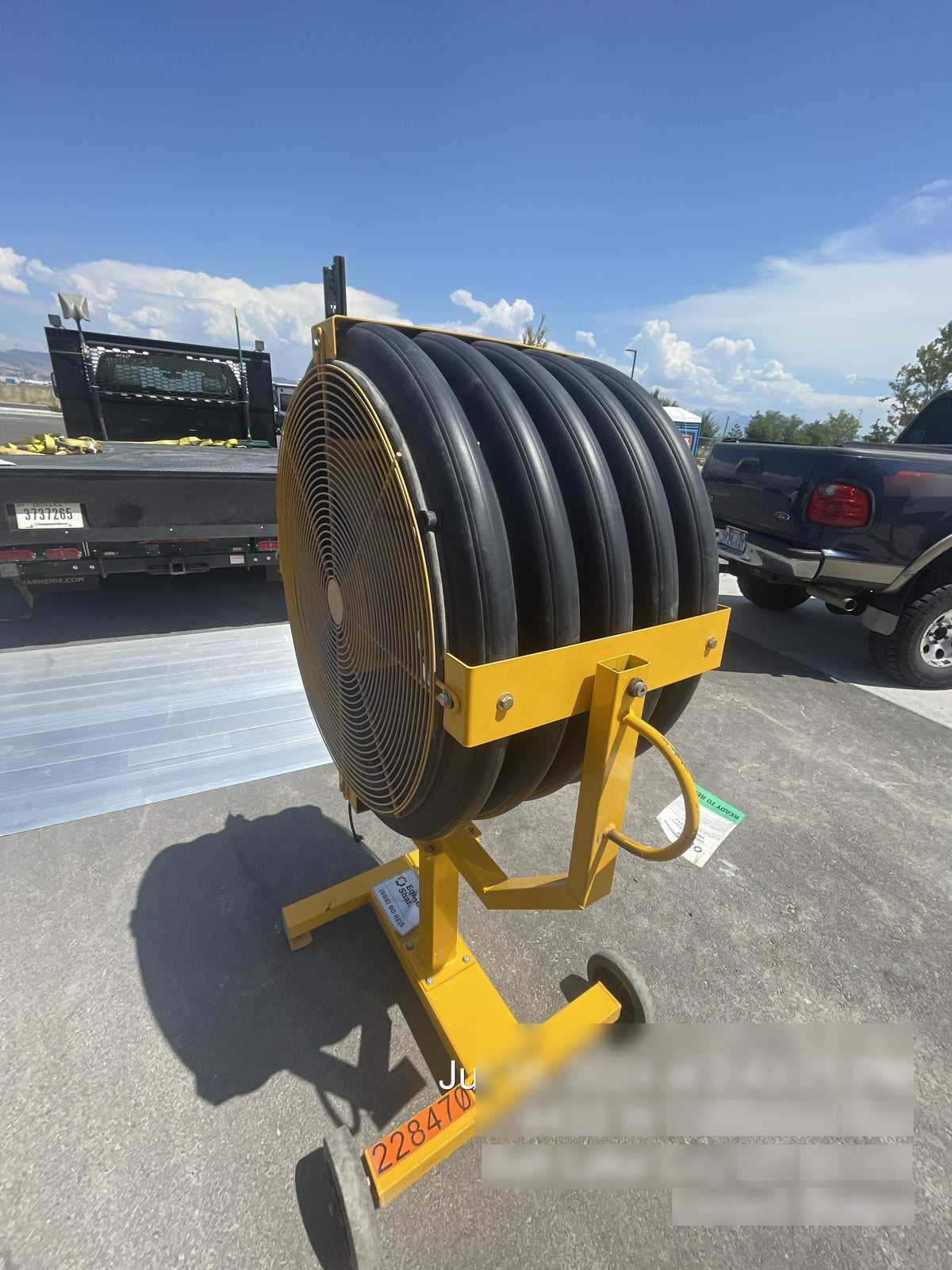 2022 BIG ASS FANS Yellow Jacket