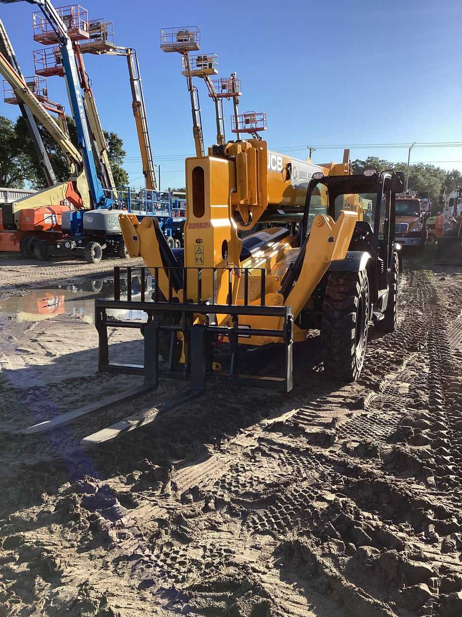2022 JCB 510-56
