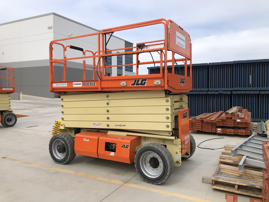 2021 JLG 4069LE