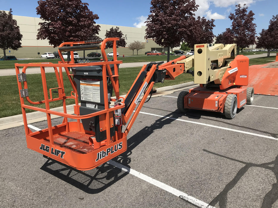 2019 JLG E400AJPN