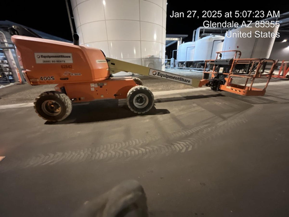 2020 JLG 400S