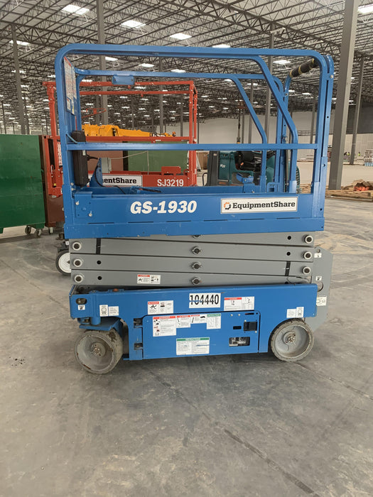 2020 Genie GS-1930 Fixed rails with chain entry gate - Pre A92.20