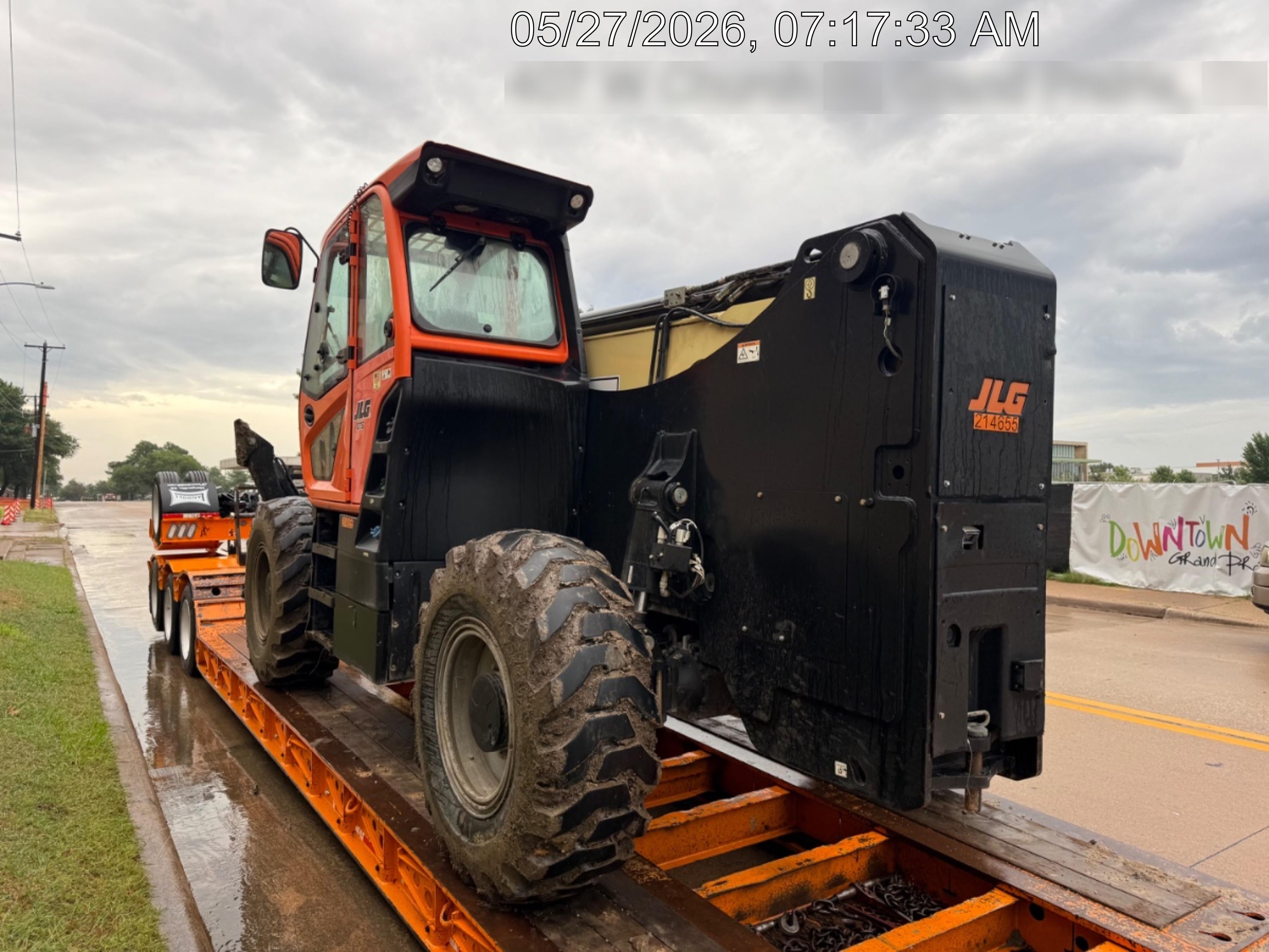 2022 JLG 1075