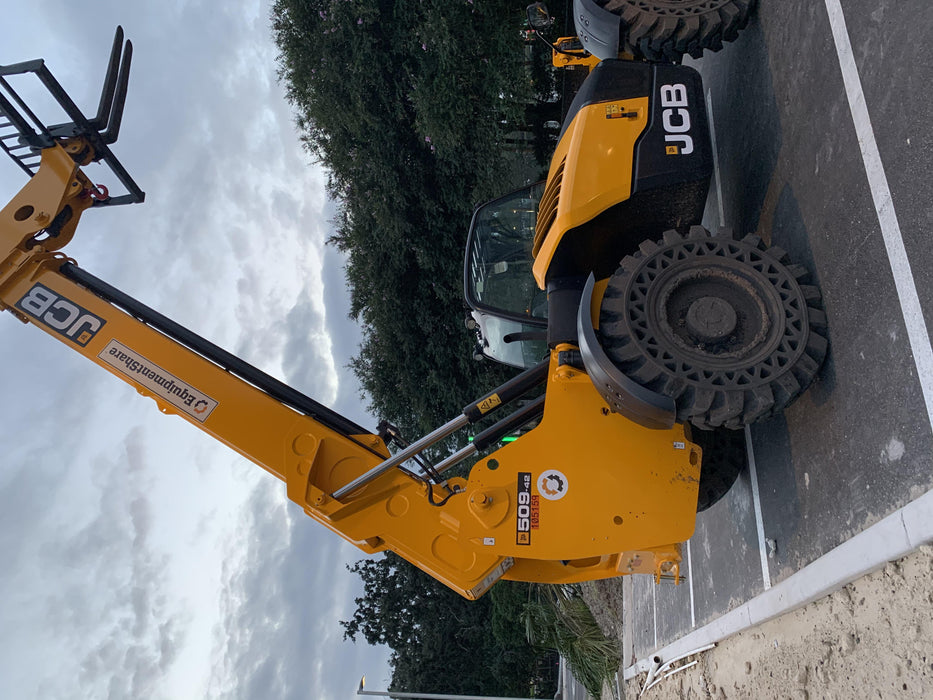 2020 JCB 509-42 Canopy, Solid Tires, Work Lights, Beacon, Aux Hydraulics, Back up Alarm, Lifting Eye, ES Decals