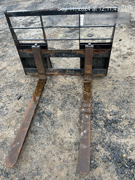 2022 ARROW MATERIAL HANDLING 72" Pallet Forks - Arrow