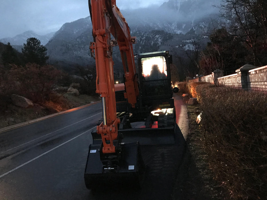 2020 Doosan DX85R-3 Cab/Heat/AC