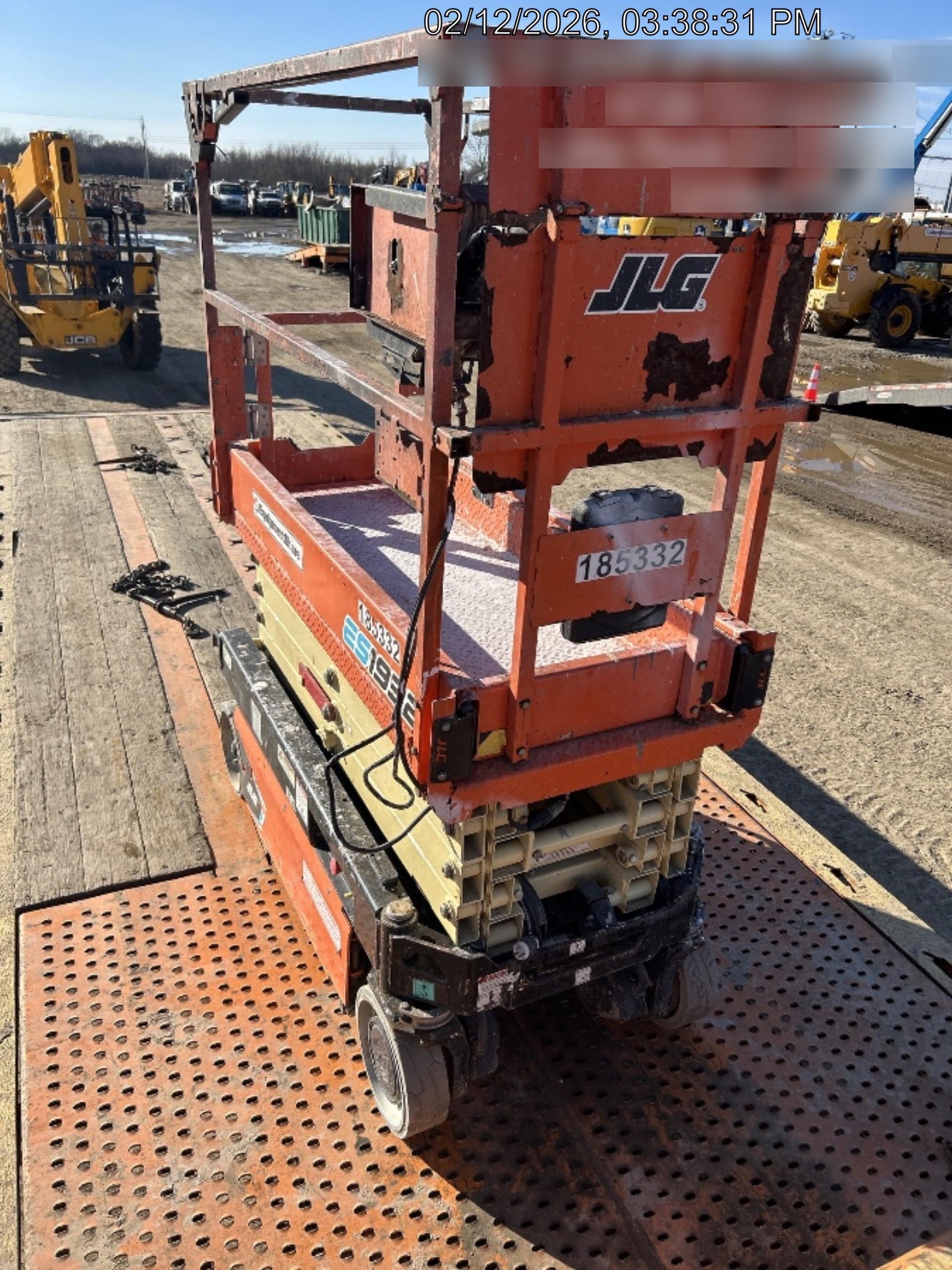 2021 JLG ES1932