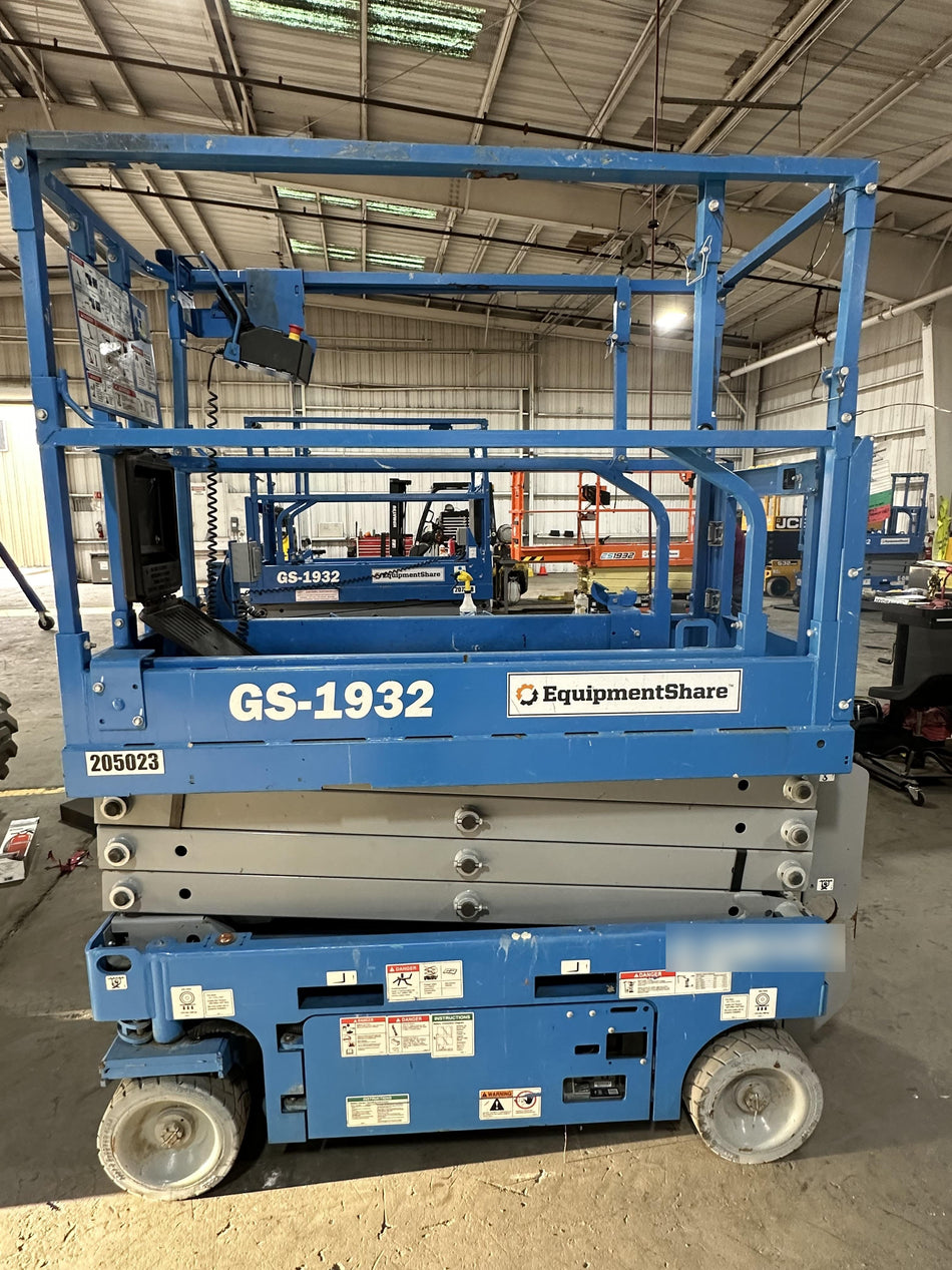 2022 GENIE GS-1932