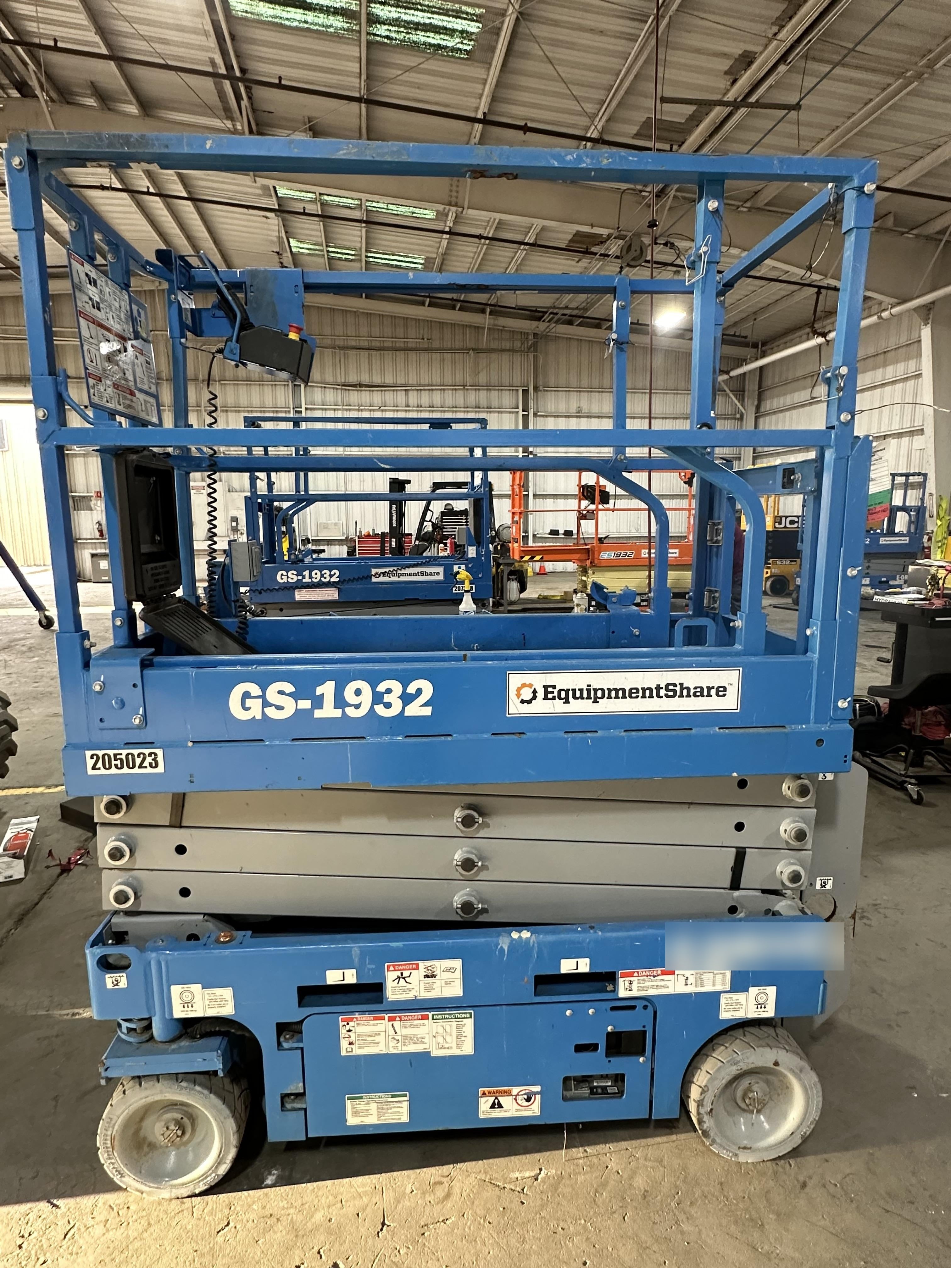 2022 GENIE GS-1932