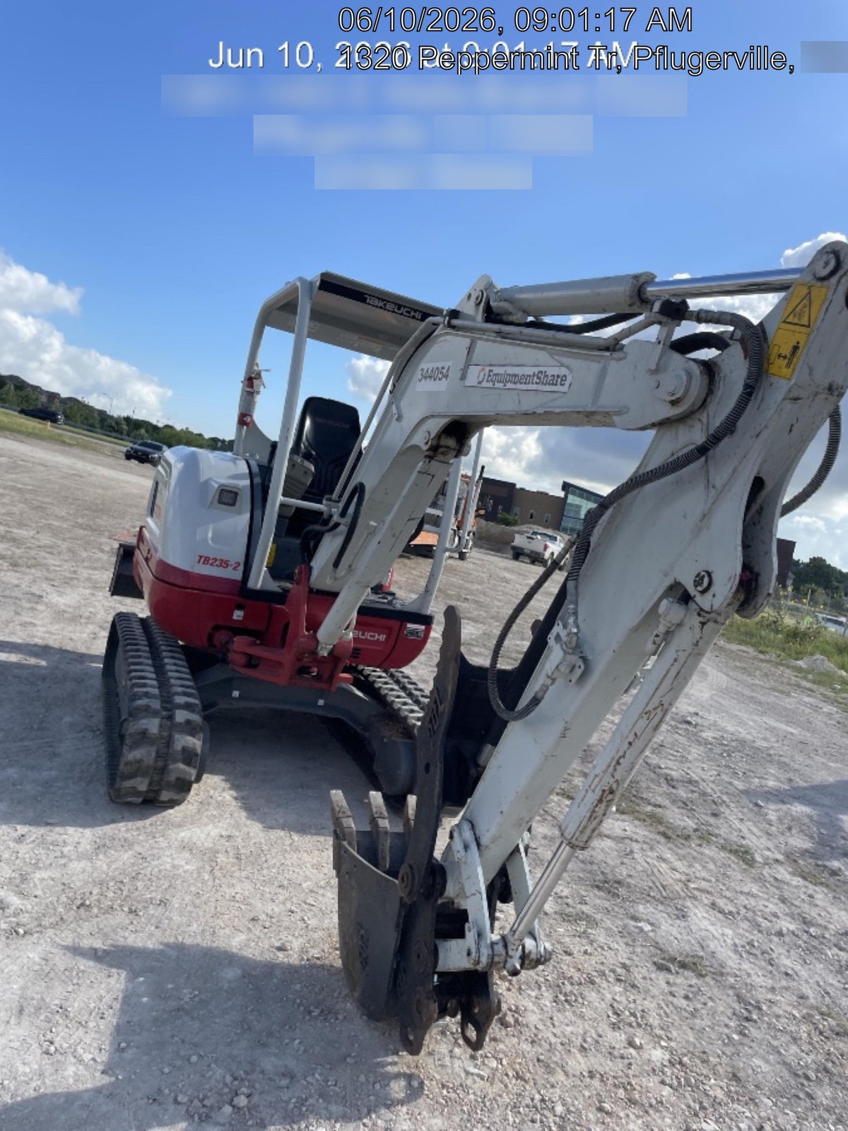 2023 TAKEUCHI TB235-2R