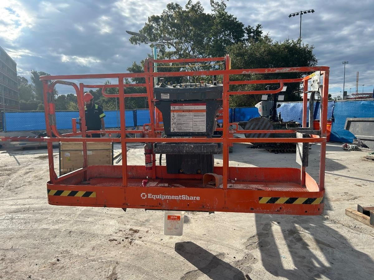 2025 JLG 660SJ
