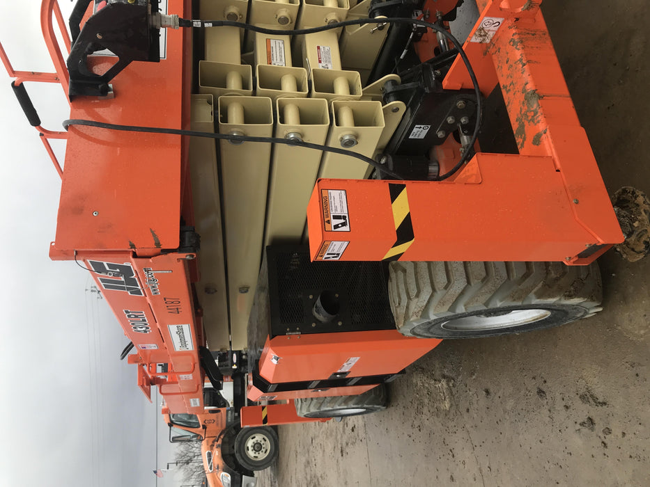 2019 JLG 430LRT