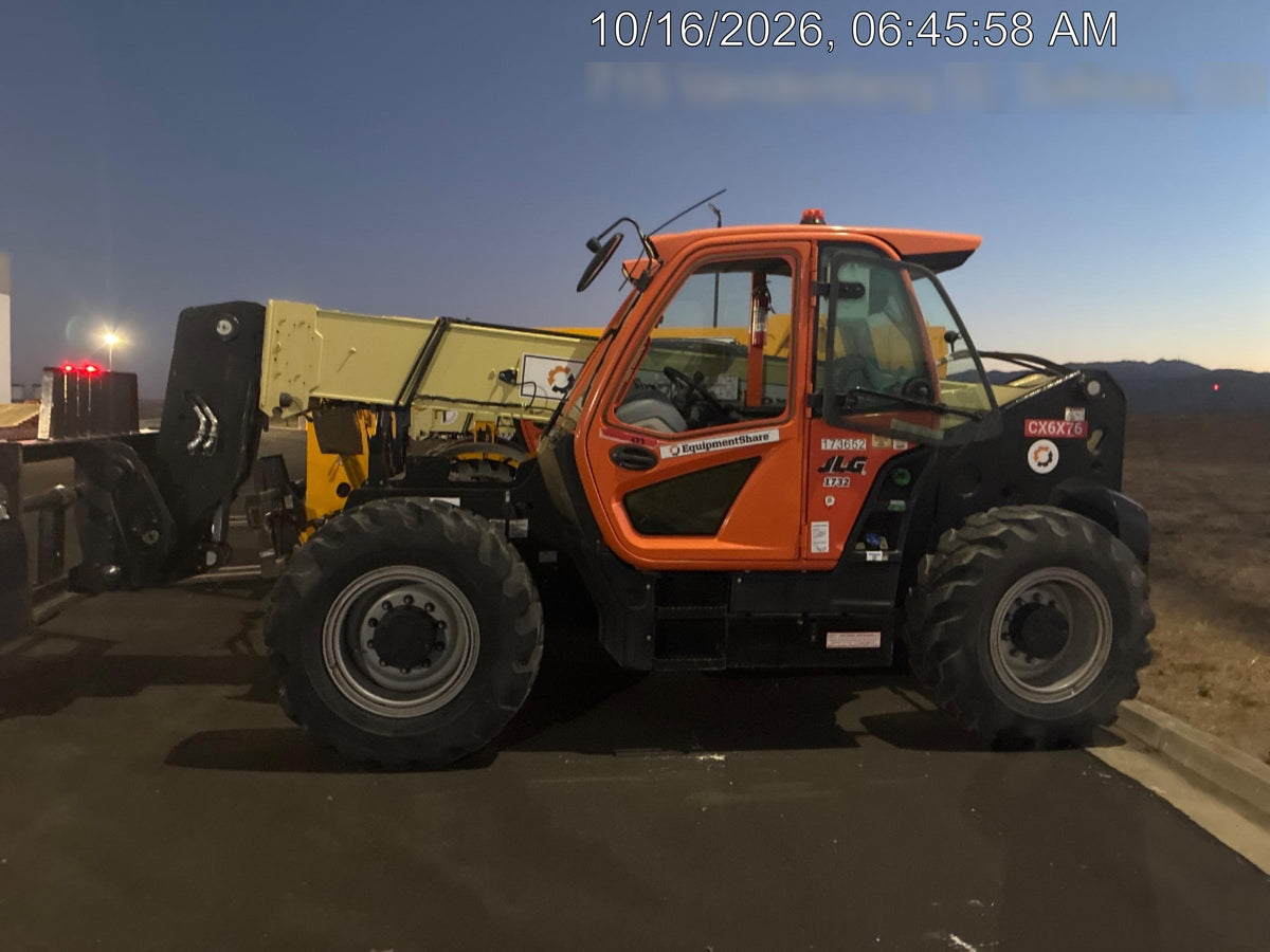 2021 JLG 1732
