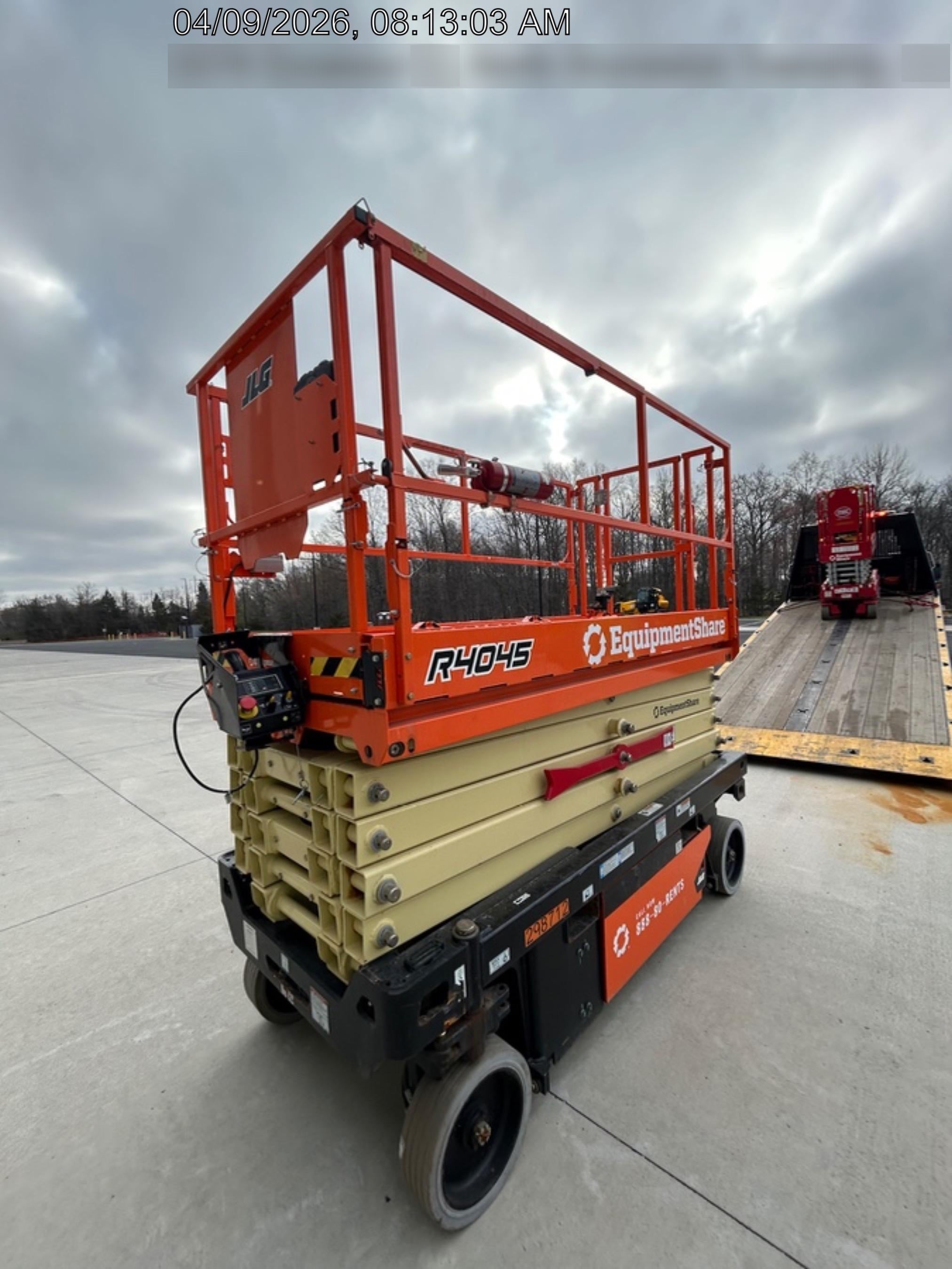 2023 JLG R4045