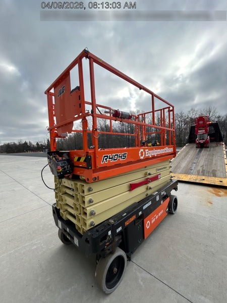 2023 JLG R4045