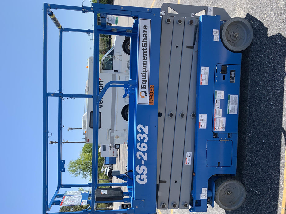 2020 Genie GS-2632 Solid NM Tires, Folding Rails with Half-Height Swing Gate, Beacon