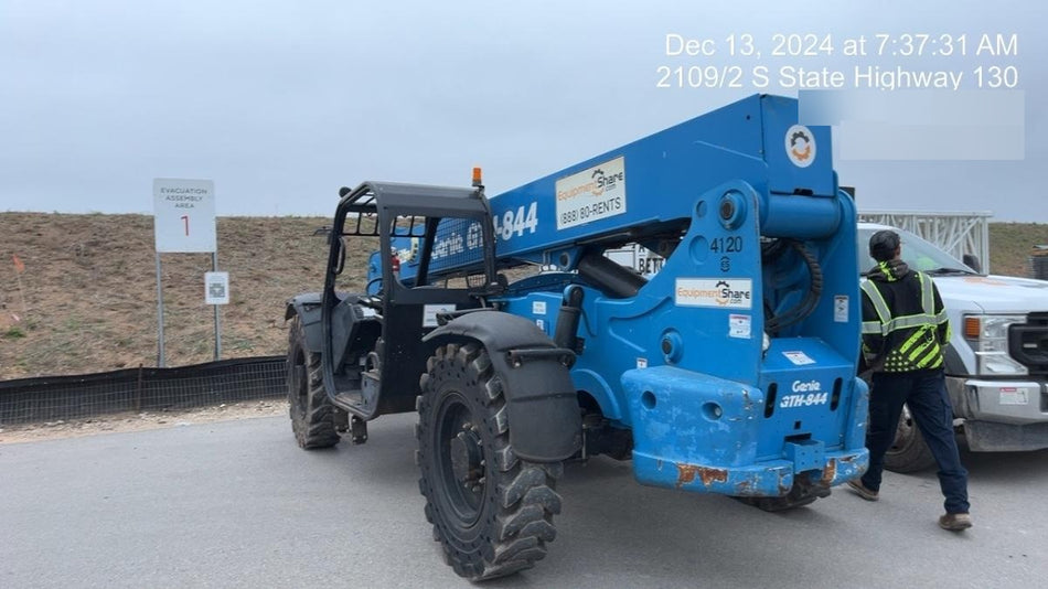 2017 Genie GTH-844 Genie GTH844 Telehandler, 60" Carriage, Solid Tires