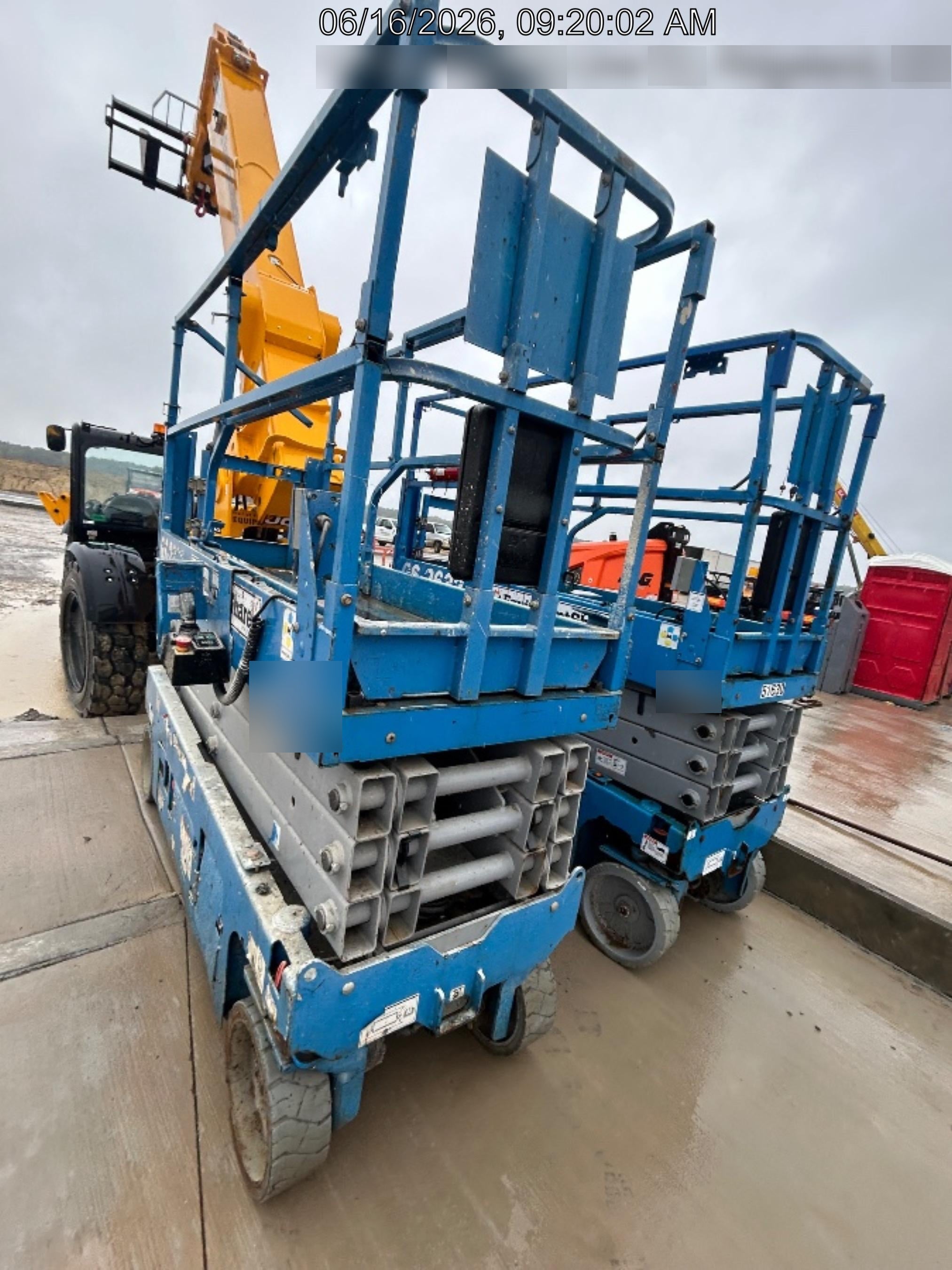 2019 Genie GS-2632 Folding rails with half height swing gate