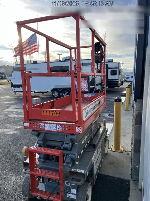 2020 Skyjack SJIII-3219 Solid NM Tires, Half height spring hinged entry gate, Dual Beacons, 800W Inverter