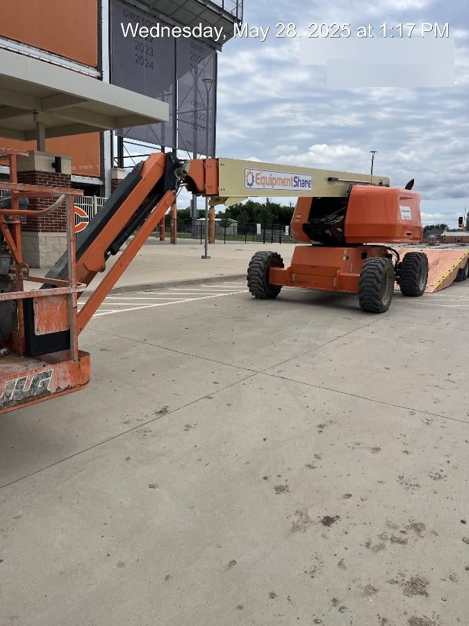2018 JLG 660SJ