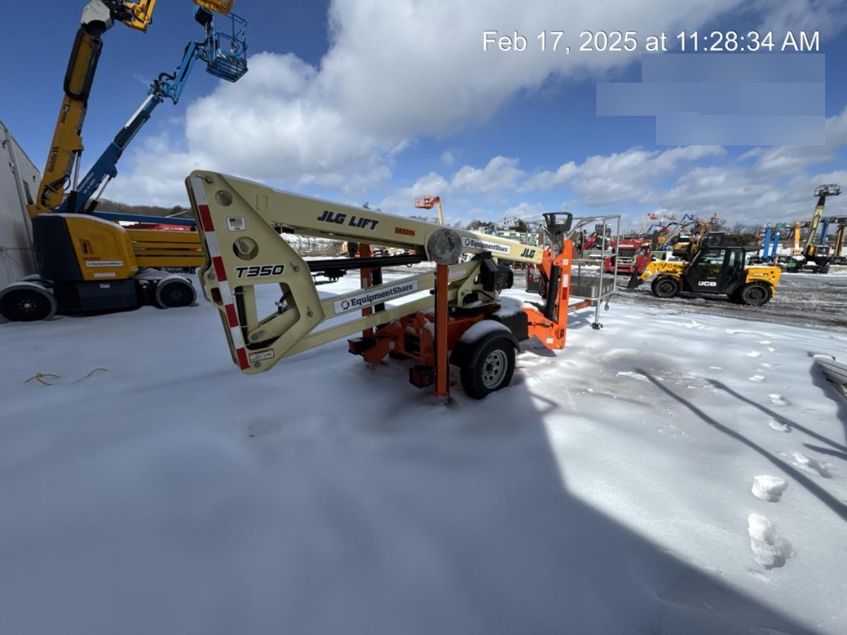 2022 JLG T350