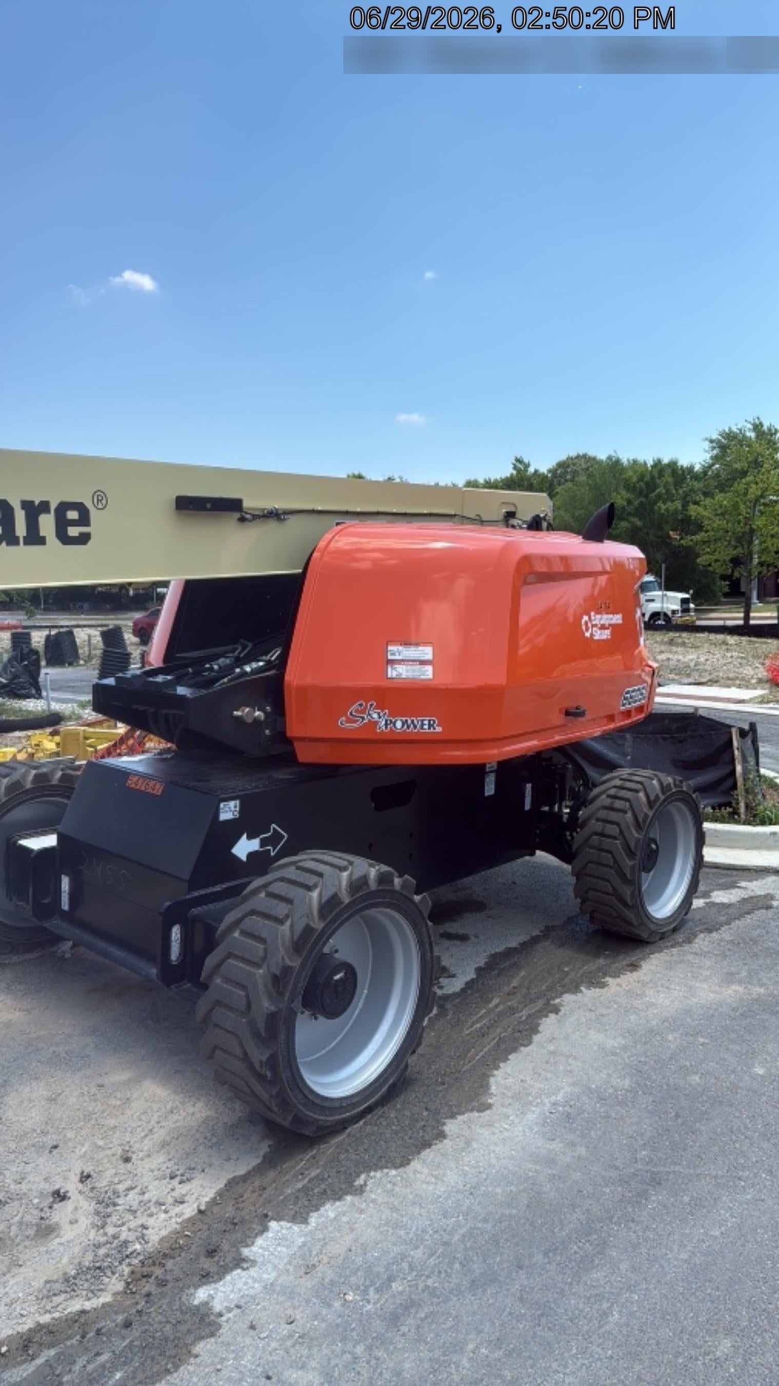 2025 JLG 660SJ