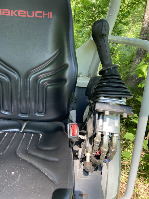 2021 TAKEUCHI TB250-2