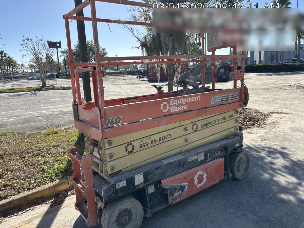 2022 JLG ES2632